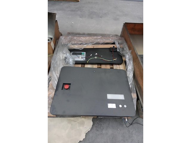 9x pallet diverse montageonderdelen laadpaalproductie - afbeelding 13 van  14