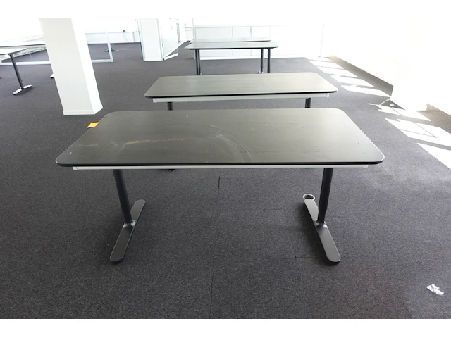 9x zwarte bureau-tafels - afbeelding 1 van  4
