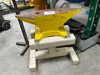 Aambeeld en platenschaar - afbeelding 1 van  3