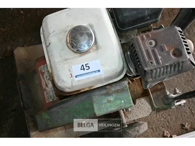 Aandammer met honda benzine motor gx160 5,5 - afbeelding 1 van  3