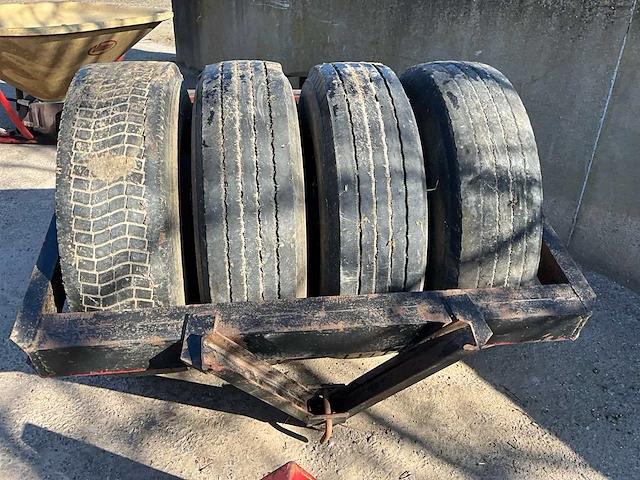 Aandrukwielen tractor - afbeelding 2 van  7