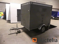 Aanhanger gesloten enkelassige warocquier 750