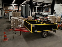 Aanhanger met hydraulisch gereedschap