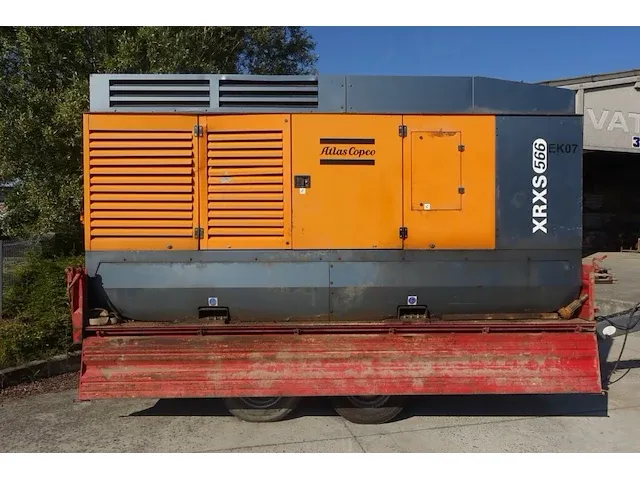 Aanhangwagen fliegl + compresso atlas copco - afbeelding 1 van  17