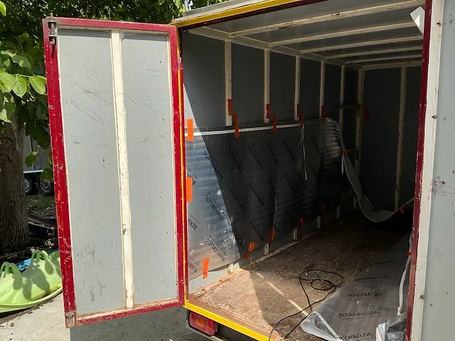 Aanhangwagen gesloten - afbeelding 12 van  12