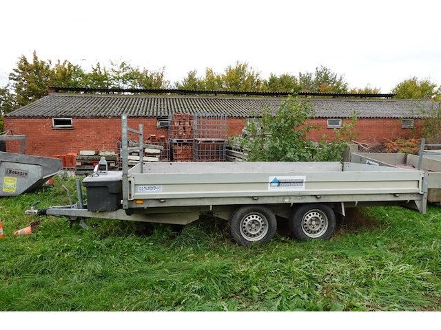 Aanhangwagen saris - afbeelding 1 van  7