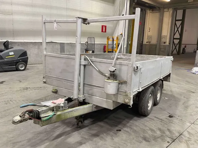 Aanhangwagen - afbeelding 1 van  13