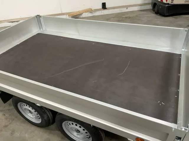 Aanhangwagen - afbeelding 2 van  12