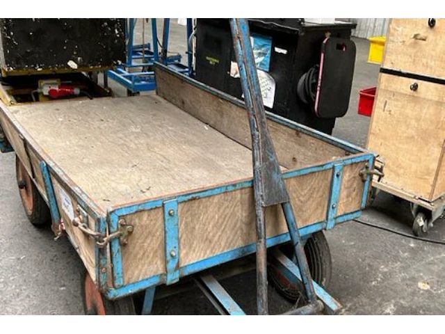 Aanhangwagen - afbeelding 2 van  4