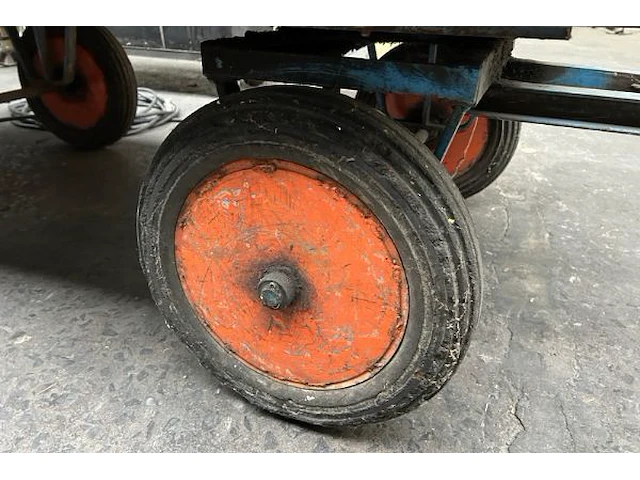 Aanhangwagen - afbeelding 4 van  4