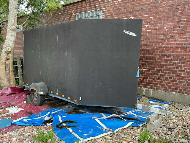 Aanhangwagen - afbeelding 1 van  9