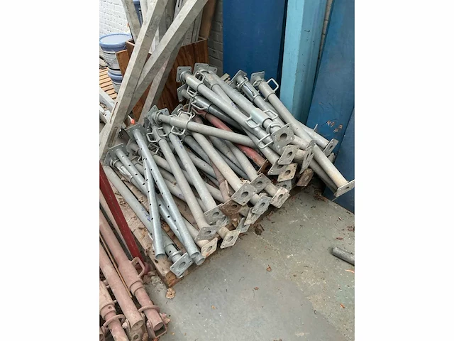 Aannemersmateriaal schoren (38x) - afbeelding 1 van  2