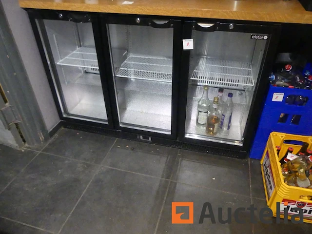 Aanrecht koelkast met 3 glazen deuren, planken en inhoud - afbeelding 4 van  9