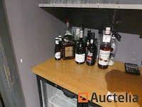 Aanrecht koelkast met 3 glazen deuren, planken en inhoud - afbeelding 6 van  9