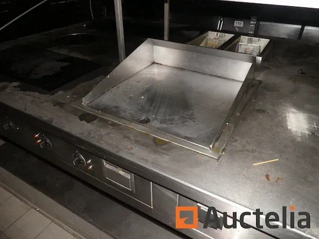 Aanrechtblad keukencentrum, plancha, elektrische kookplaat, friteuse - afbeelding 2 van  11