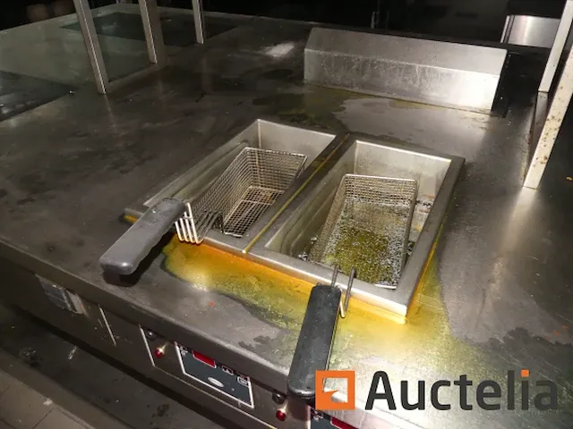 Aanrechtblad keukencentrum, plancha, elektrische kookplaat, friteuse - afbeelding 3 van  11