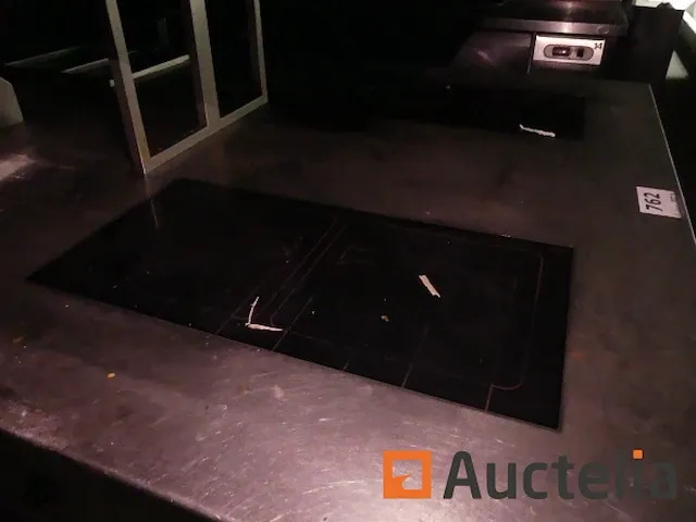 Aanrechtblad keukencentrum, plancha, elektrische kookplaat, friteuse - afbeelding 9 van  11
