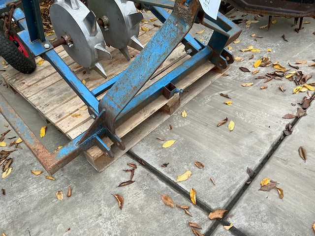 Aardbeien plantmachine - afbeelding 4 van  6