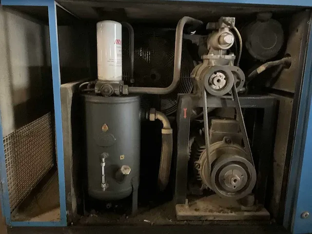 Abac formula 22 schroefcompressor 2008, inclusief filter en compressievat - afbeelding 10 van  15