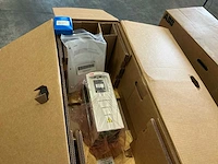 Abb ach550-caruh-012a-4+n2006+x1558 frequentieregelaar - afbeelding 1 van  9