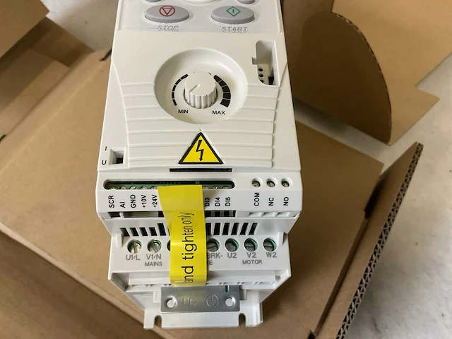 Abb acs150-03u-01a2-4 frequentieregelaar (2x) - afbeelding 5 van  9