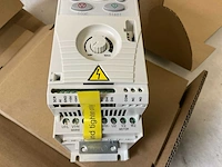 Abb acs150-03u-01a2-4 frequentieregelaar (2x) - afbeelding 5 van  9