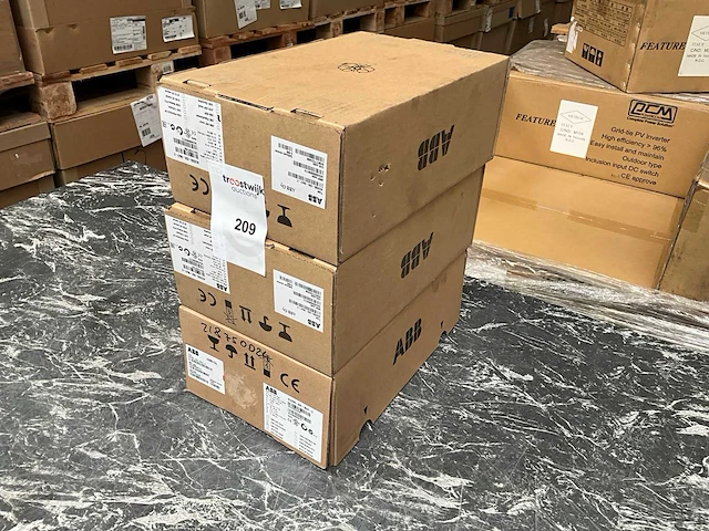Abb acs355-03e-06a7-2 frequentieregelaar (3x) - afbeelding 1 van  8