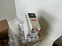 Abb acs380-040n-12a2-1 frequentieregelaar (2x) - afbeelding 1 van  9