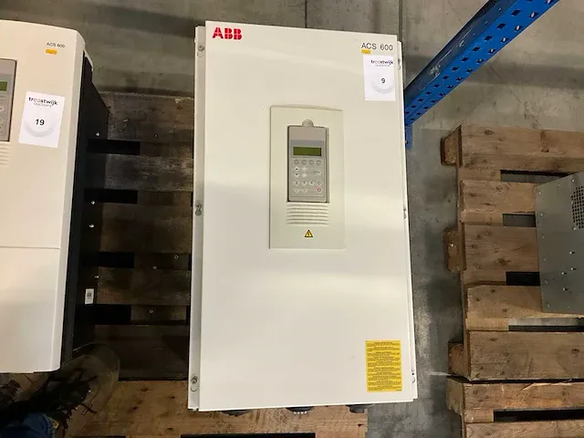 Abb acs600 frequentieregelaar - afbeelding 1 van  6