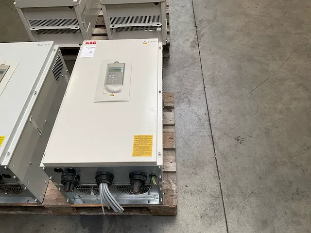 Abb acs60101003 frequentieregelaar - afbeelding 1 van  6