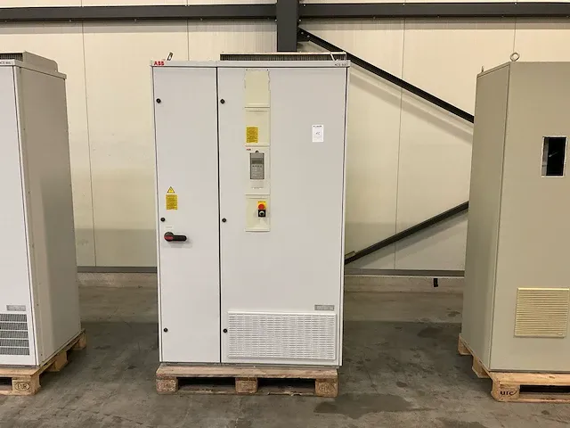 Abb acs607 schakelkast met frequentieregelaar - afbeelding 1 van  13