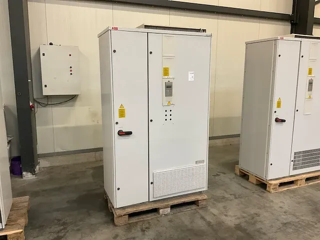 Abb acs607 schakelkast met frequentieregelaar - afbeelding 1 van  11