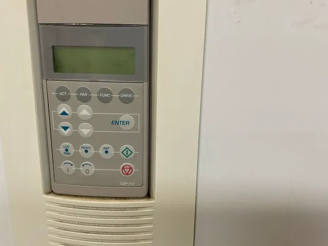 Abb acs607 schakelkast met frequentieregelaar - afbeelding 7 van  12