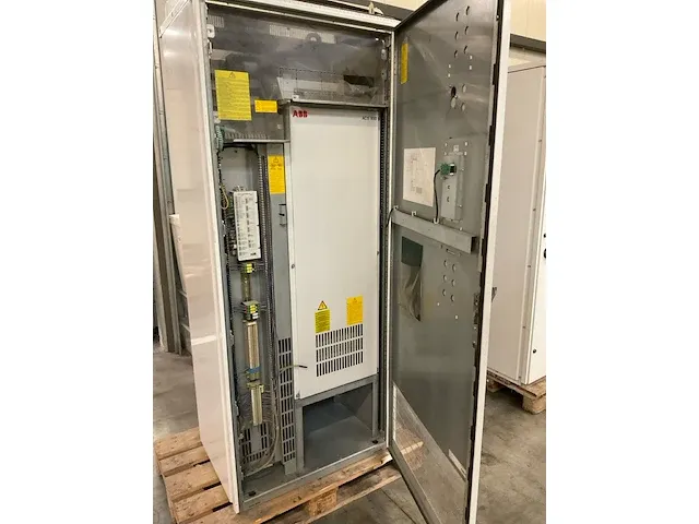 Abb acs607 schakelkast met frequentieregelaar - afbeelding 9 van  12