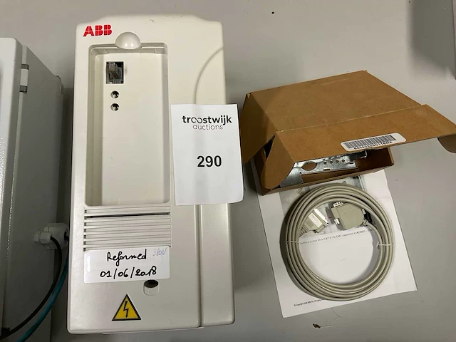 Abb acs800 frequentieregelaar - afbeelding 1 van  5