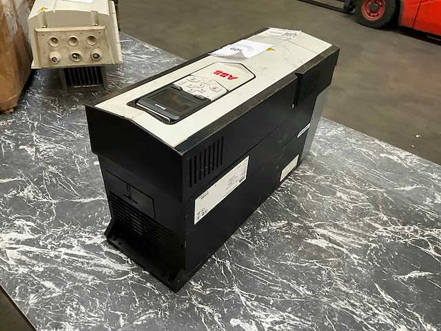 Abb acs880-01-038a frequentieregelaar - afbeelding 4 van  6