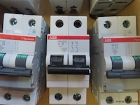 Abb automaten 5 stuks + verliesstroomschakelaar 0.03 - afbeelding 2 van  3