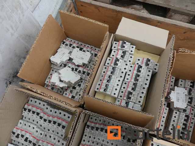 Abb diverse stroomonderbrekers - afbeelding 2 van  6