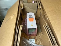 Abb / johnson controle ayk550-uh-08a8-4+k465+p918 frequentieregelaar - afbeelding 1 van  8
