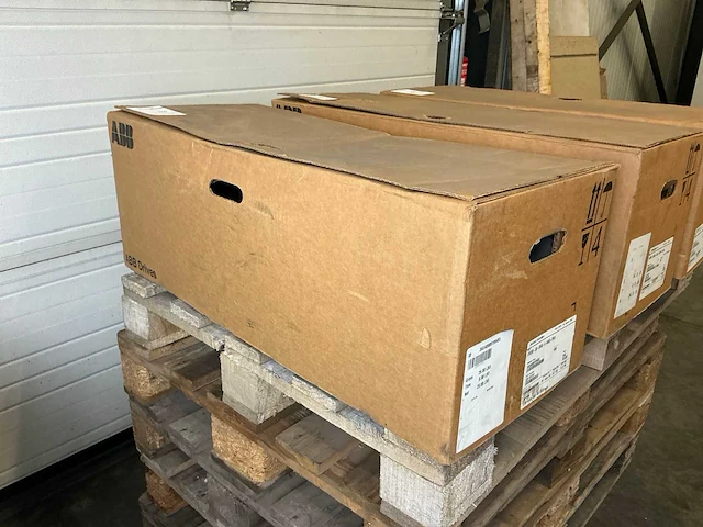 Abb / johnson controle ayk550-uh-08a8-4+k465+p918 frequentieregelaar - afbeelding 7 van  8