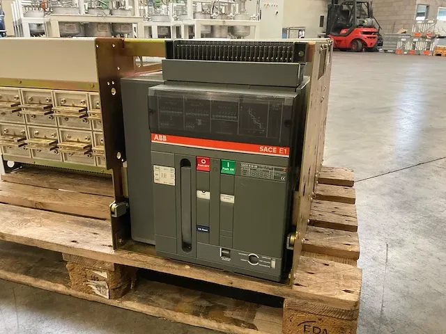 Abb sace e1b 08 vermogenschakelaar - afbeelding 1 van  9