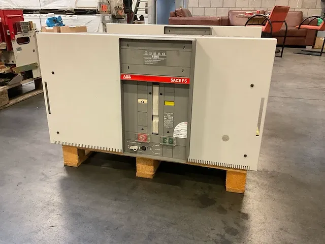 Abb sace f5 vermogenschakelaar - afbeelding 1 van  5