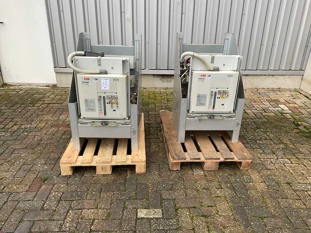 Abb vd4/ 12.12.25 vermogenschakelaars (2x) - afbeelding 1 van  8