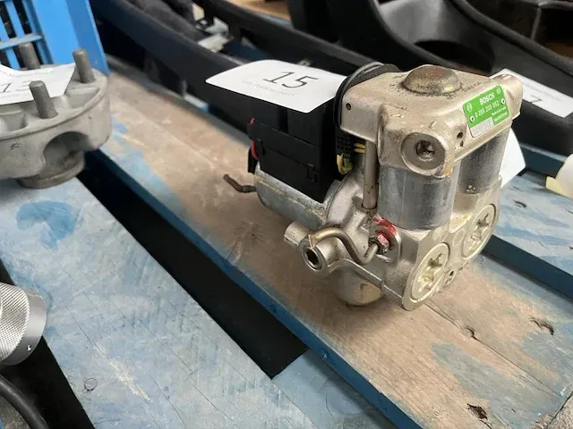 Abs pomp porsche - afbeelding 1 van  4