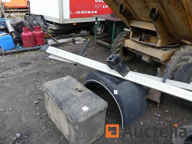 Accessoires vrachtwagen - afbeelding 2 van  2