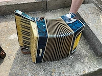 Accordion muziekinstrument - afbeelding 2 van  6