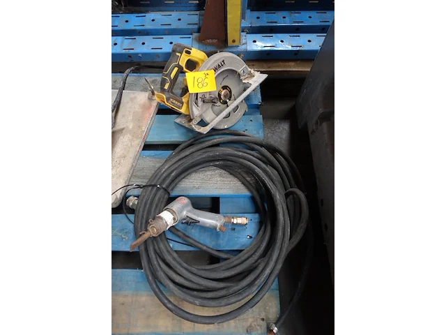 Accu afkortzaag dewalt - afbeelding 1 van  4