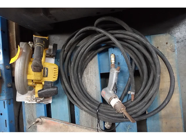 Accu afkortzaag dewalt - afbeelding 4 van  4