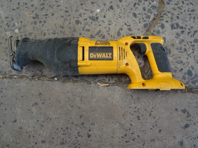 Accu boormachine + accu reciprozaag dewalt - afbeelding 2 van  8
