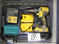 Accu boormachine dewalt compleet met 3 batterijen en oplader - afbeelding 1 van  1